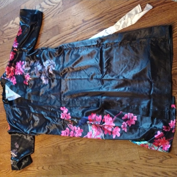 Pixie Lady Floral Satin Robe SIZE OS - Picture 1 of 4